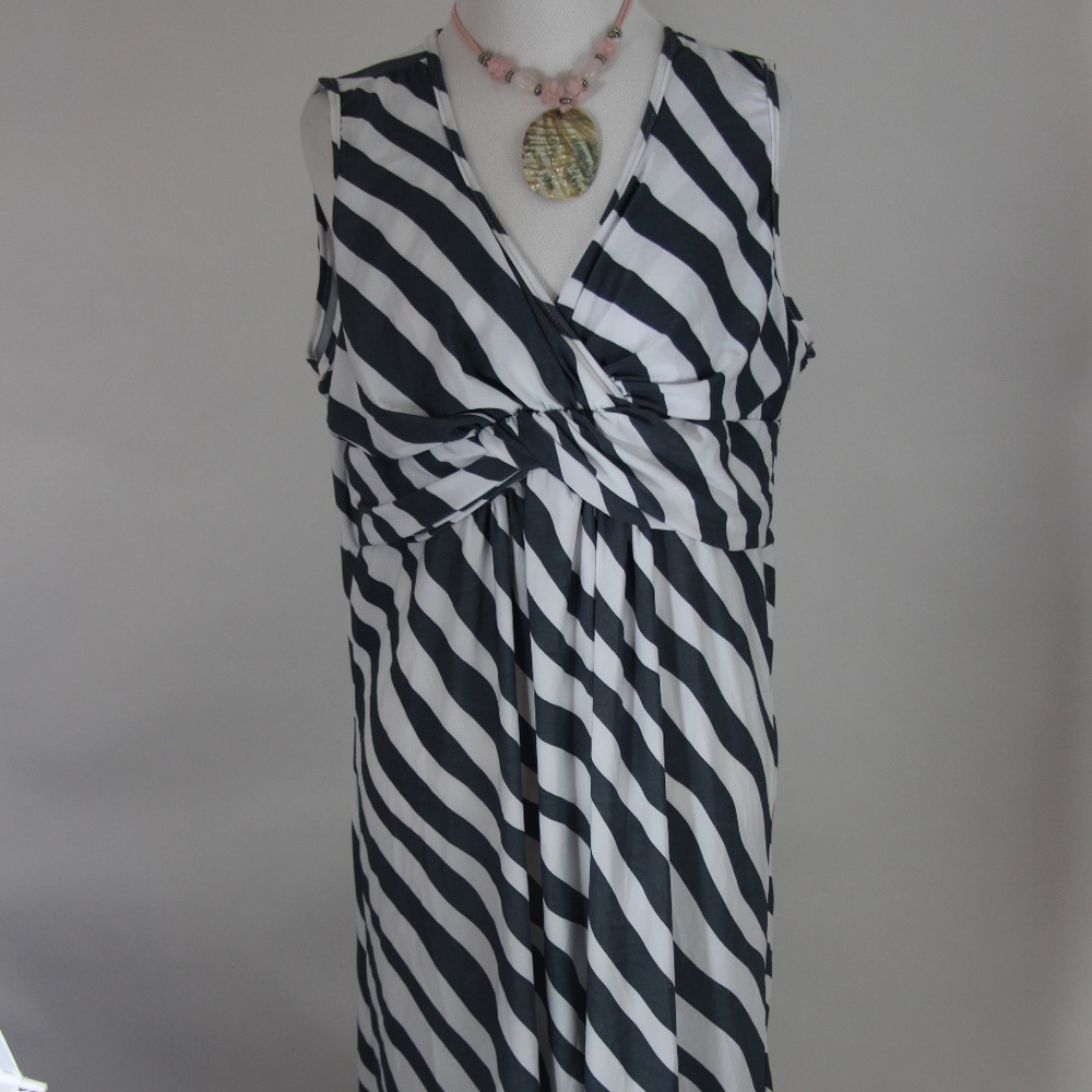 JON & ANNA Gray/White Striped Sleeveless Dress